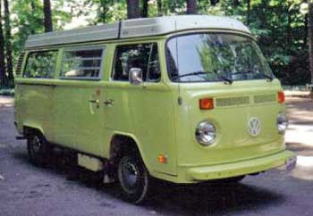 1974-Volkswagen-Westfalia-Camper-00